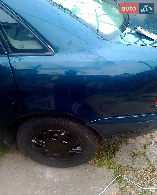 Седан Audi A4 1995 в Мукачево