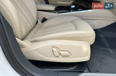 Седан Audi A4 2016 в 