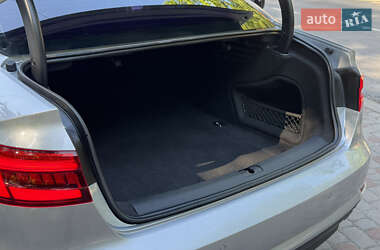 Седан Audi A4 2017 в 