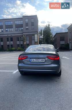 Седан Audi A4 2014 в 