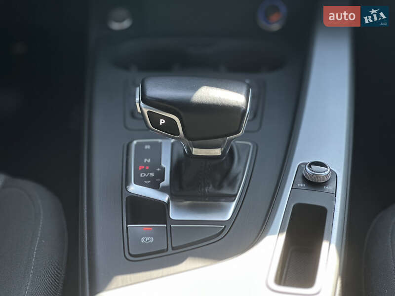 Универсал Audi A4 2017 в Львове
