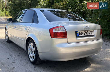 Седан Audi A4 2004 в 