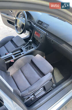 Седан Audi A4 2004 в 