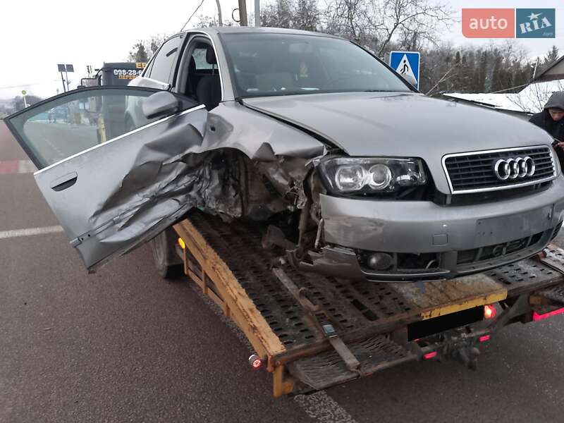 Седан Audi A4 2004 в 