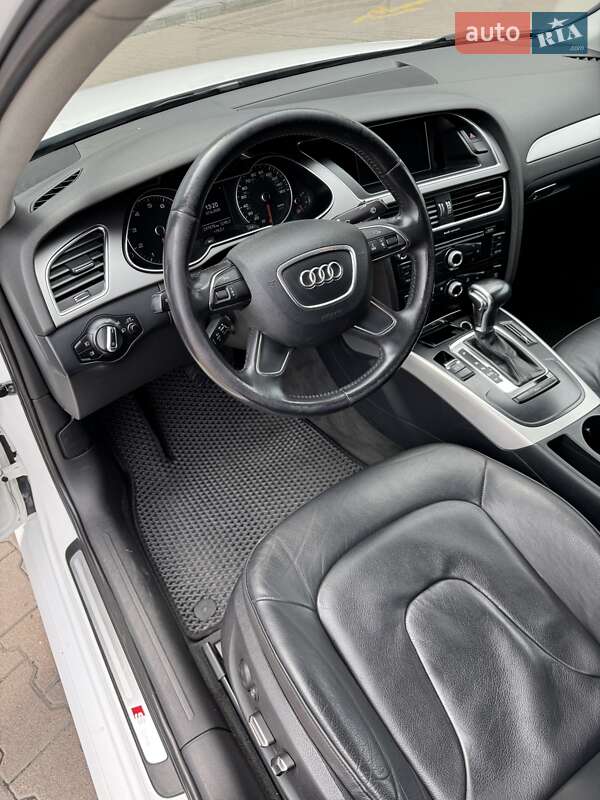 Седан Audi A4 2013 в Киеве