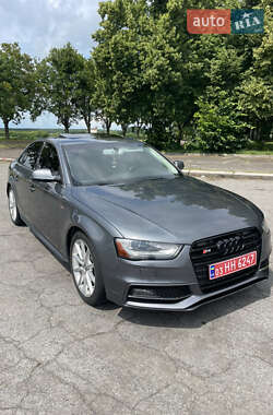 Седан Audi A4 2015 в 