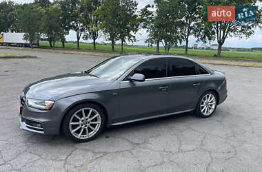 Седан Audi A4 2015 в 