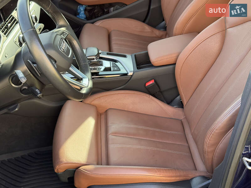 Седан Audi A4 2022 в Дніпрі
