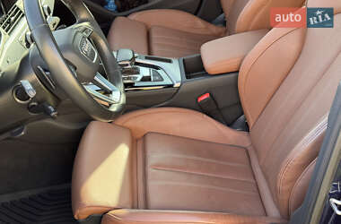Седан Audi A4 2023 в 
