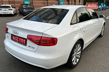 Седан Audi A4 2015 в 