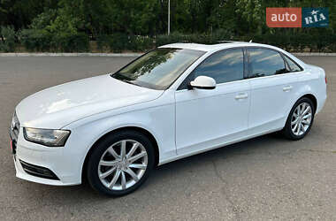 Седан Audi A4 2015 в 