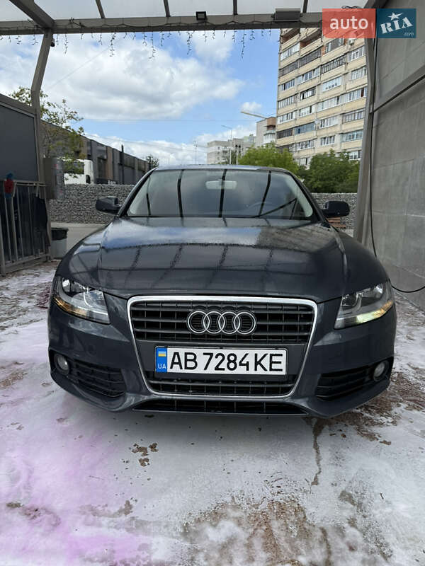 Седан Audi A4 2011 в 