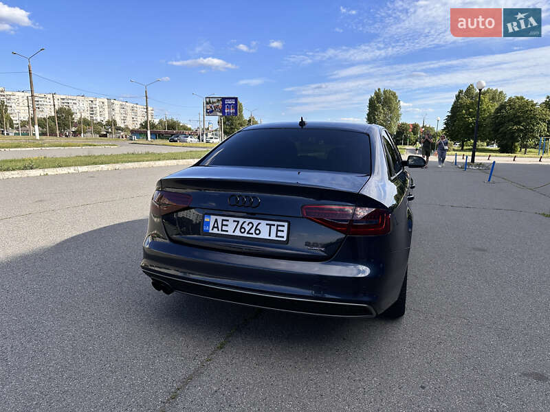 Седан Audi A4 2014 в Харькове