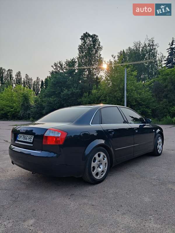 Седан Audi A4 2003 в Киеве