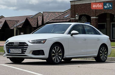 Седан Audi A4 2021 в 