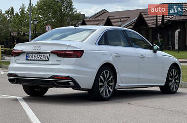 Седан Audi A4 2021 в 