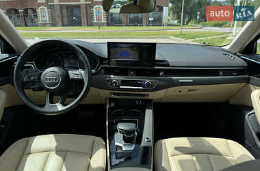 Седан Audi A4 2021 в 