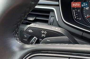 Седан Audi A4 2021 в 