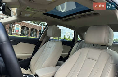 Седан Audi A4 2021 в 