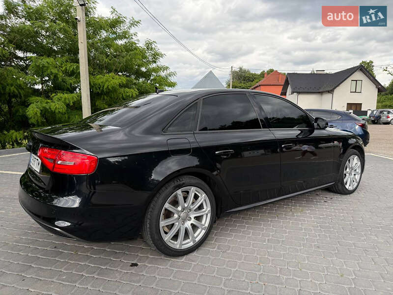 Седан Audi A4 2014 в Львове