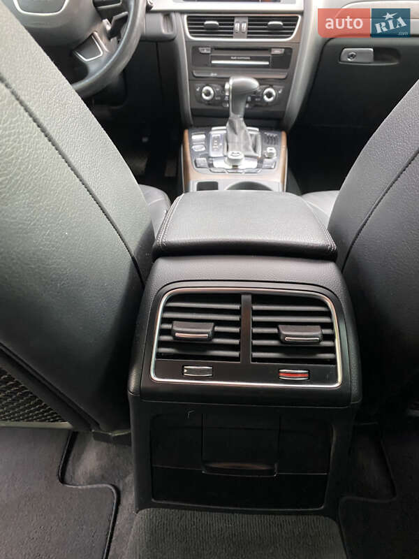 Седан Audi A4 2014 в Львове