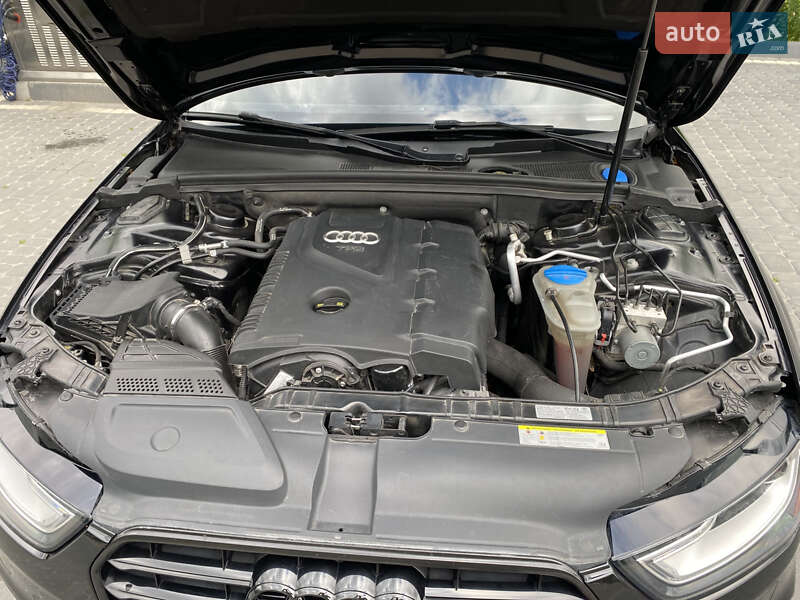 Седан Audi A4 2014 в Львове