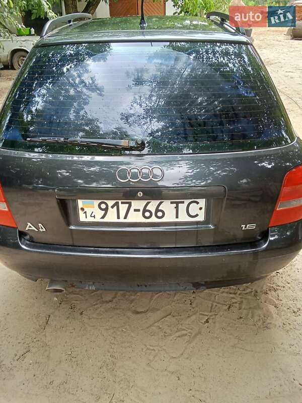 Универсал Audi A4 1999 в Краковце