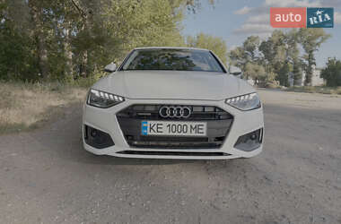 Седан Audi A4 2022 в Дніпрі