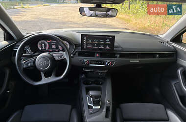 Седан Audi A4 2022 в 
