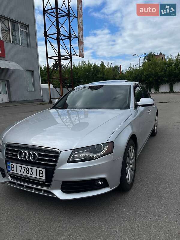 Седан Audi A4 2012 в Полтаве
