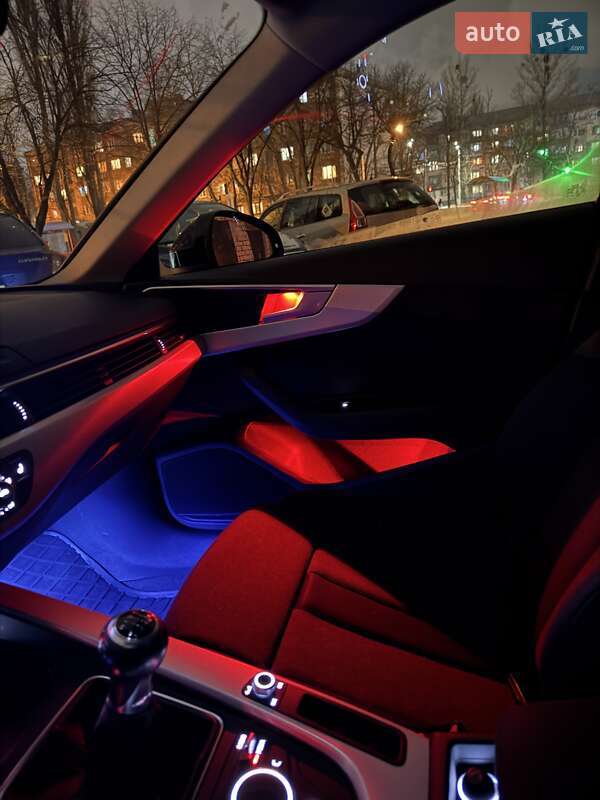 Седан Audi A4 2017 в Киеве