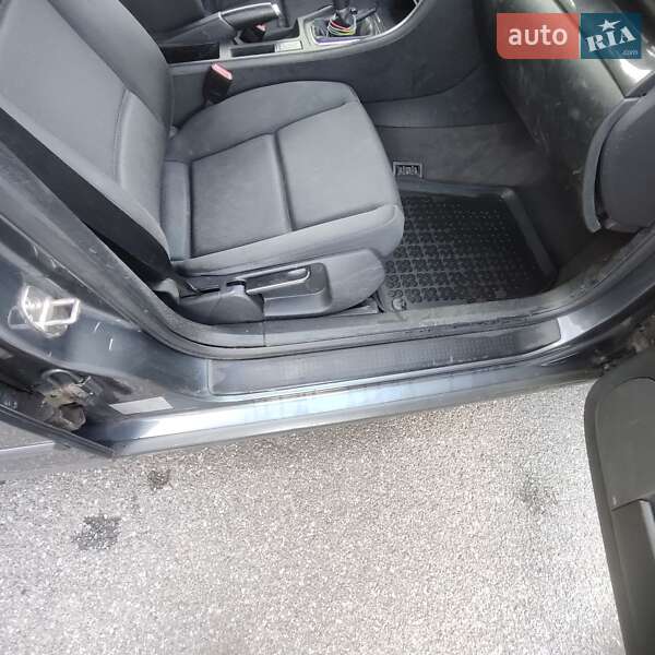 Седан Audi A4 2001 в Киеве
