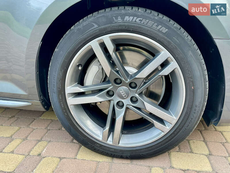 Седан Audi A4 2016 в Харькове