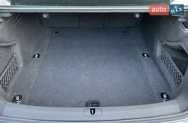 Седан Audi A4 2016 в 