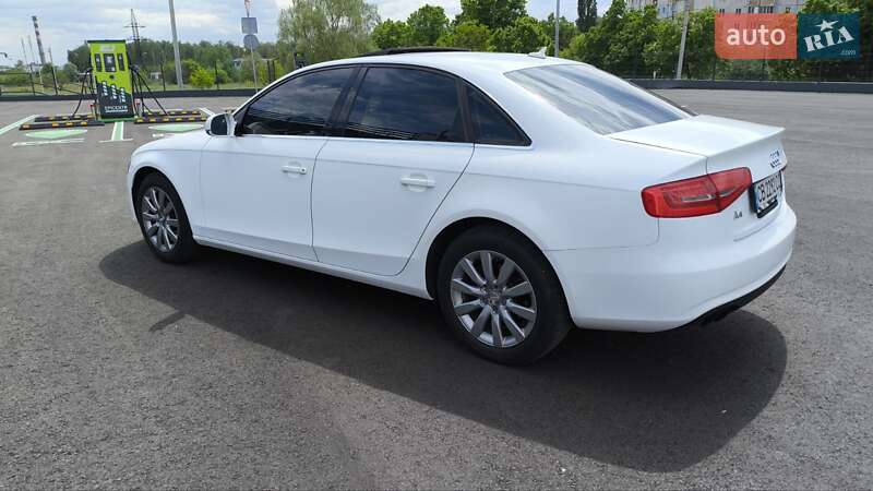 Седан Audi A4 2012 в Чернигове
