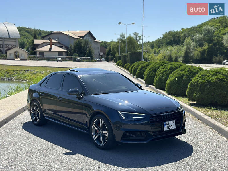 Седан Audi A4 2016 в Днепре