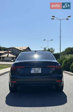 Седан Audi A4 2016 в 