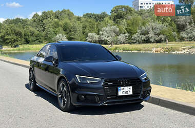 Седан Audi A4 2016 в 