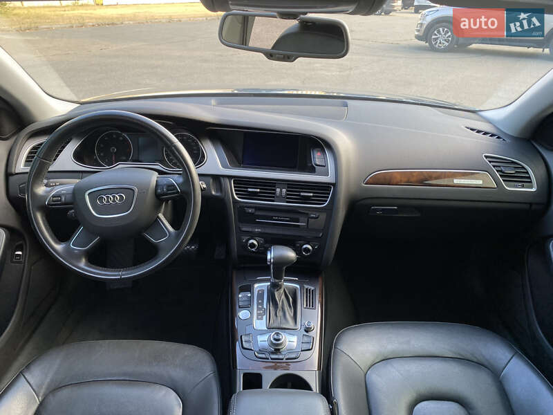Седан Audi A4 2013 в Киеве