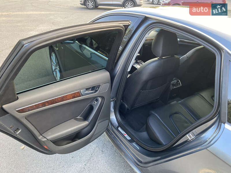 Седан Audi A4 2013 в Киеве