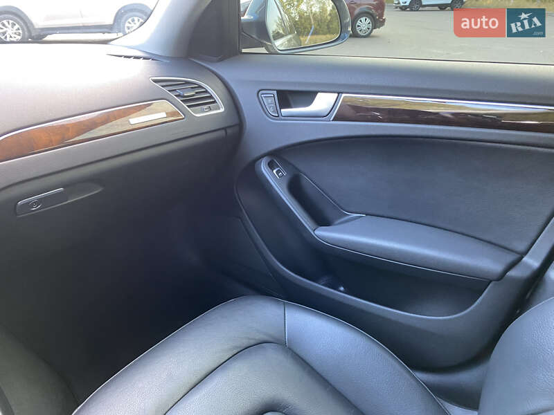 Седан Audi A4 2013 в Киеве