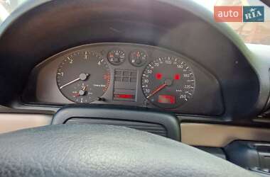 Универсал Audi A4 1998 в 