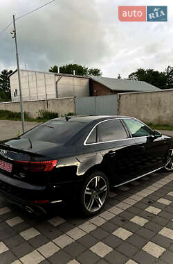 Седан Audi A4 2017 в 