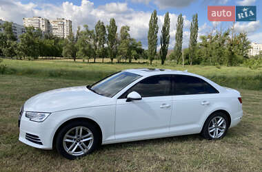 Седан Audi A4 2017 в 