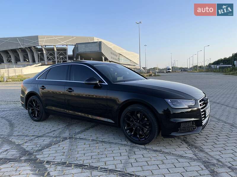 Седан Audi A4 2019 в Львове