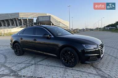 Седан Audi A4 2019 в 