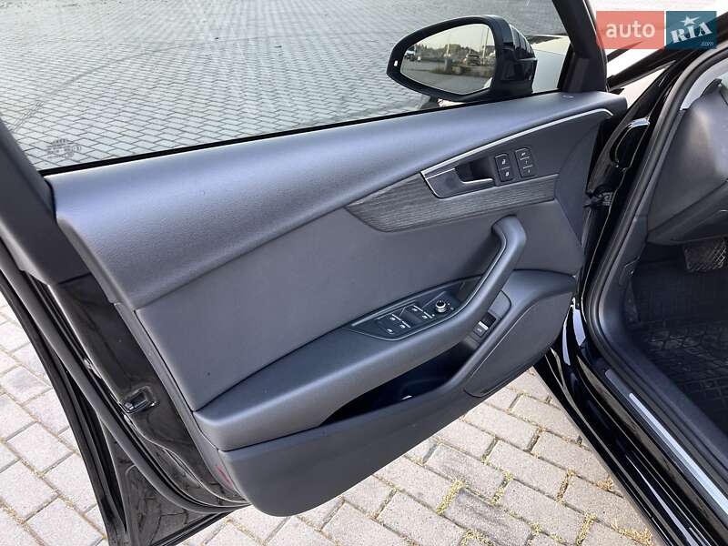 Седан Audi A4 2019 в Львове