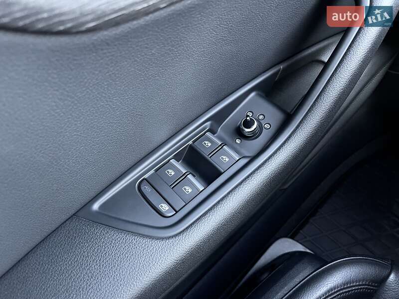 Седан Audi A4 2019 в Львове