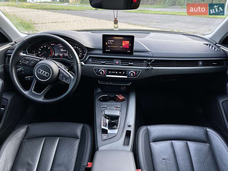 Седан Audi A4 2019 в Львове