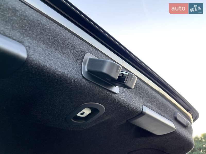 Седан Audi A4 2019 в Львове
